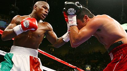 Oscar De La Hoya and Floyd Mayweather in Las Vegas